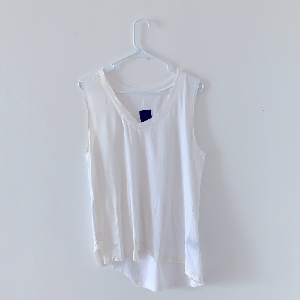 R+A 🔥🔥 T-shirt size M